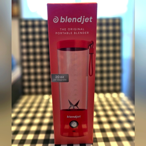 20 oz BlendJet Portable Blender in Red (NWOT) - Picture 1 of 5